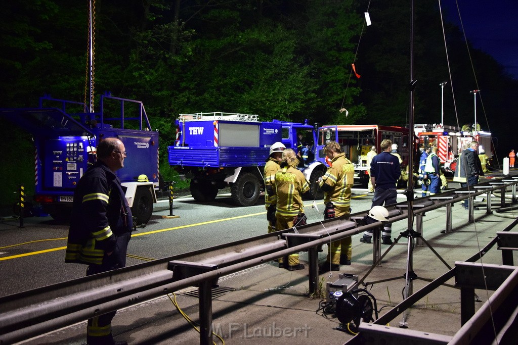 VU Gefahrgut LKW umgestuerzt A 4 Rich Koeln Hoehe AS Gummersbach P612.JPG - Miklos Laubert